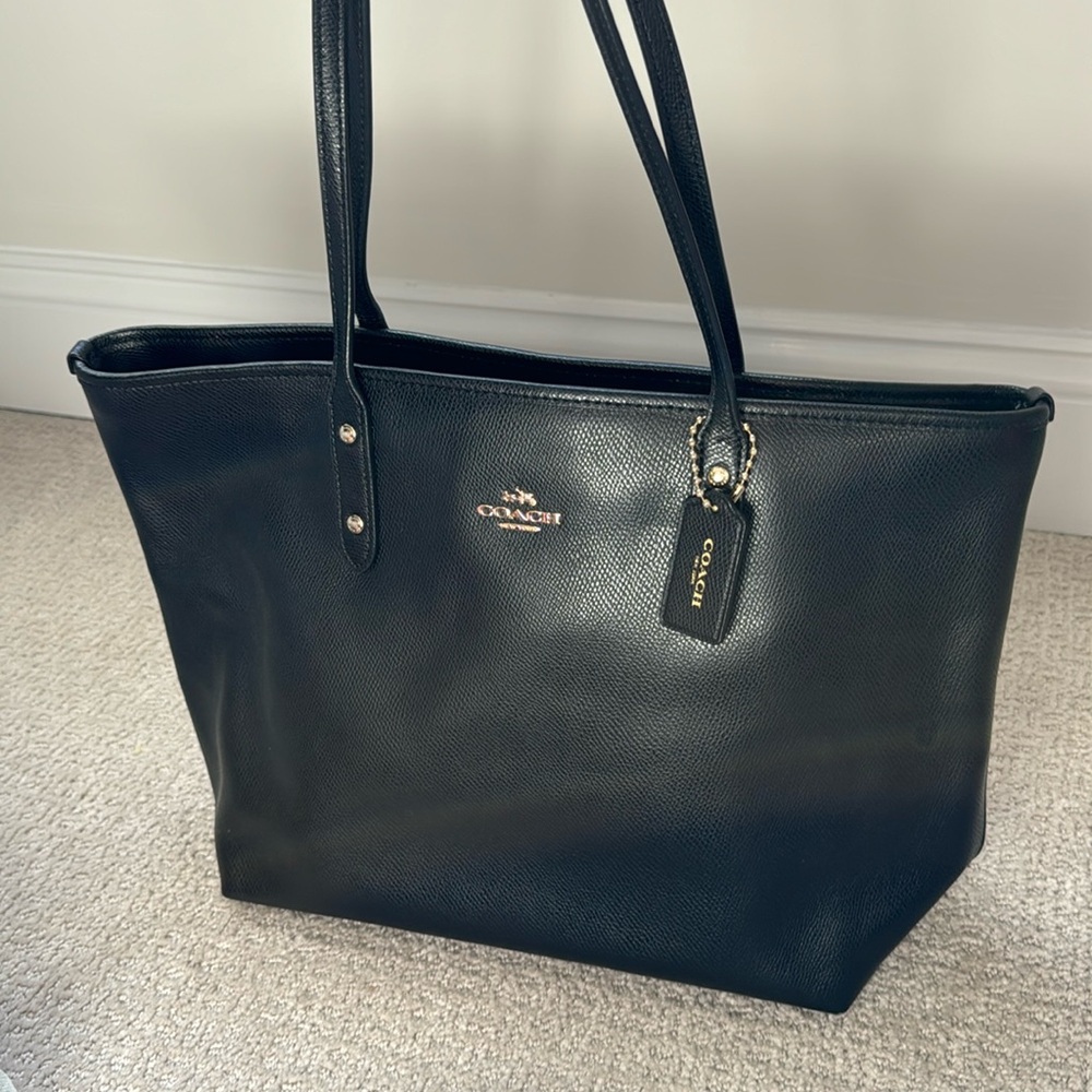 black leather coach tote, great condition!